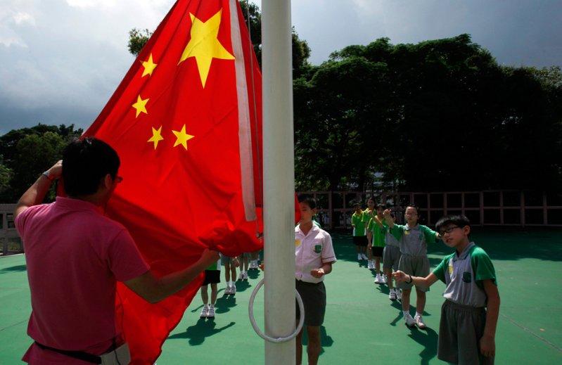 三亚海域发现剧毒僧帽水母？ 官方：系蓝瓶僧帽水母 毒性较小