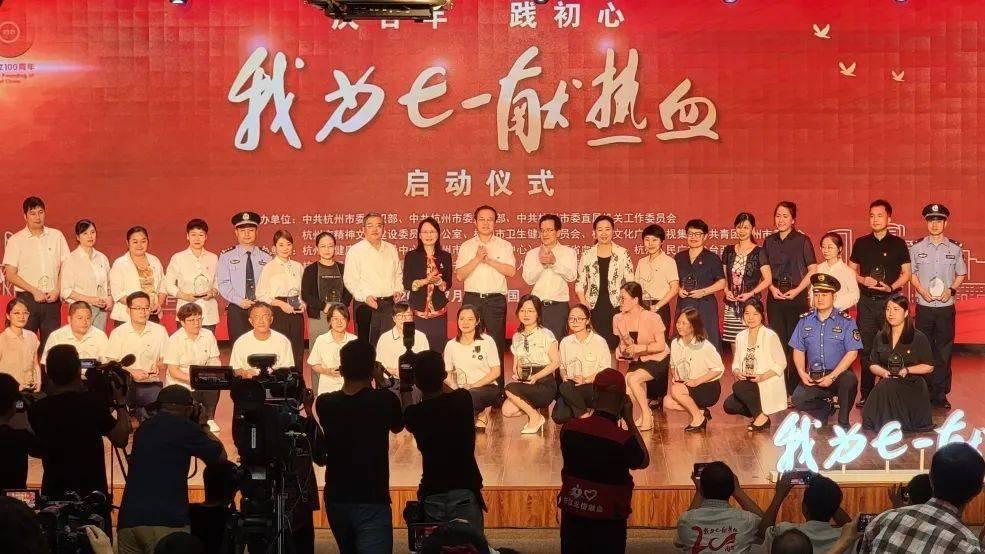他也是时间管理大师啊!脚踏N条船,这次又惹到了大网红?