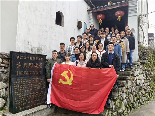 阳朔镇:驰而不息纠“四风”树新风