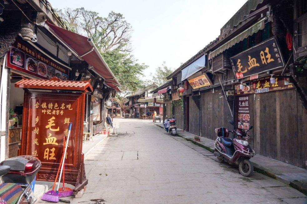 河南省总工会到洛阳市开展“双节”送温暖活动
